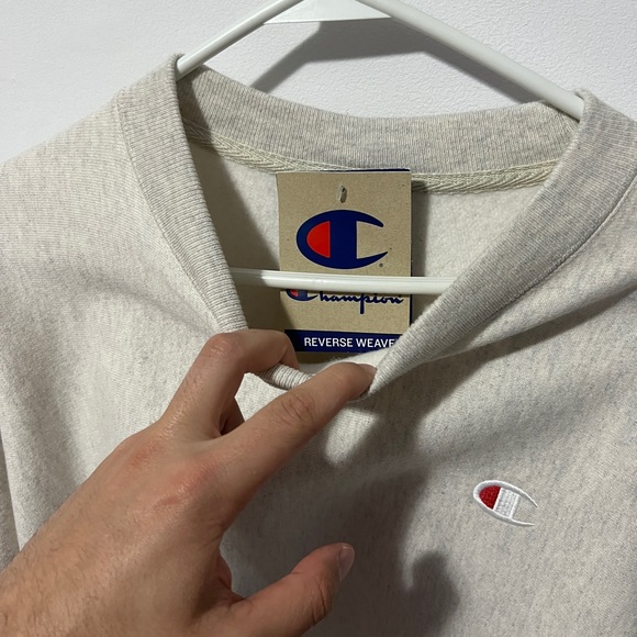 Champion Crewneck BRAND NEW - Picture 3 of 4